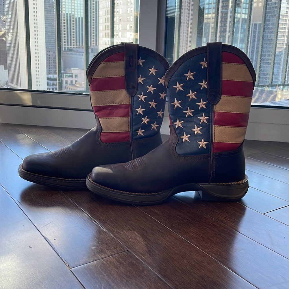NEVER WORN REBEL™ BY DURANGO® PATRIOTIC PULL-ON WESTERN FLAG BOOT size 13
